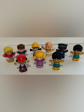 Mattel Fisher-Price Little People Figurines Replacement Lot Mixed Lot Of 9